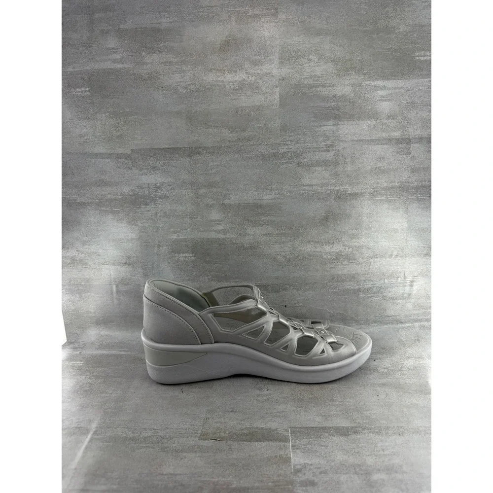 Bzees Sapphire Silver Studded Cage Wedge Sandals Women Sz 11M Light Gray Slip On